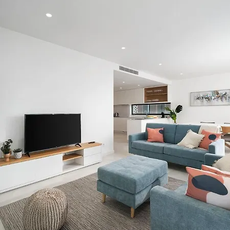 Brand New Luxury Modern 3 Bed 3 Bath Apartment With Pool & Gym Appartement *
