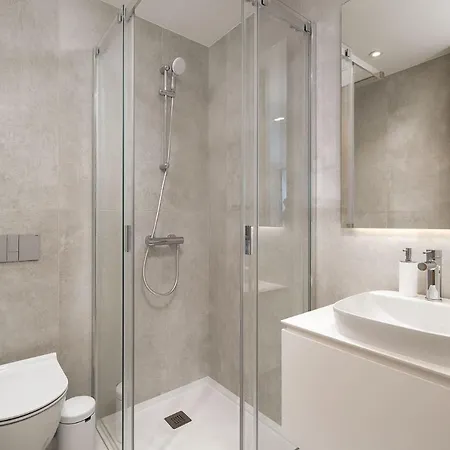 Brand New Luxury Modern 3 Bed 3 Bath Apartment With Pool & Gym * Lagos