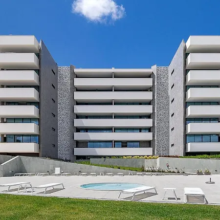 Brand New Luxury Modern 3 Bed 3 Bath Apartment With Pool & Gym