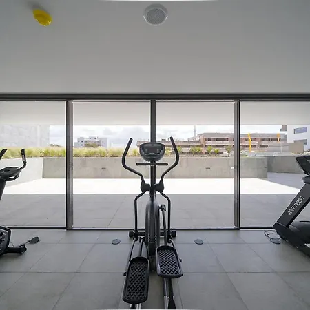 Brand New Luxury Modern 3 Bed 3 Bath Apartment With Pool & Gym