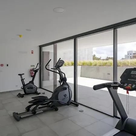 Brand New Luxury Modern 3 Bed 3 Bath Apartment With Pool & Gym * לאגוּ‏ש